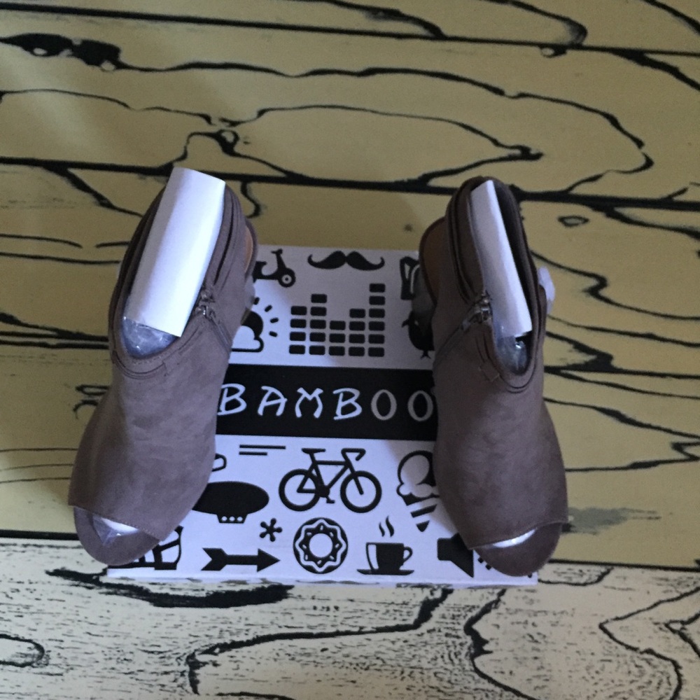 SALE Bamboo stash peep toe heel